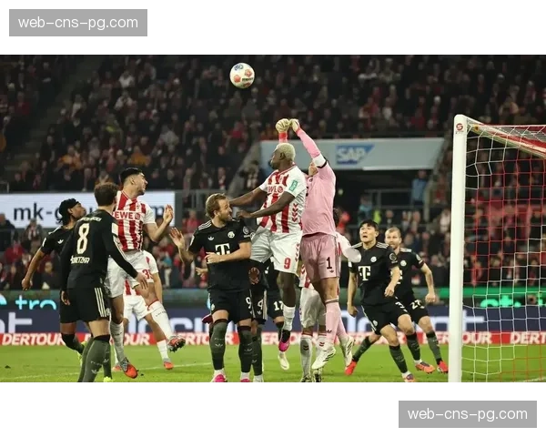 战术图解:勒沃库森是如何通过边后卫内收战术破解莱比锡高位防守的 战术图解:勒沃库森是如何通过边后卫内收战术破解莱比锡高位防守的